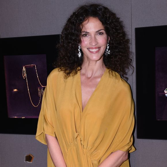Andrea fêtait ses 15 ans et sa maman a tenu à lui souhaiter un joyeux anniversaire comme il se doit. 

Exclusif - Linda Hardy - Personnalités au cocktail du joailler "Baümer", place Vendôme à Paris, pour fêter l'arrivée de l'été. Le 2 juin 2022
© Rachid Bellak / Bestimage