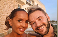 Karine Le Marchand avec Jeanfi Janssens pour fêter son anniversaire.