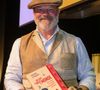 Il a notamment mis fermement en garde ses abonnés contre l'utilisation des marmites en verre, très tendances sur internet mais particulièrement dangereuses.

Le chef Philippe Etchebest au 20ème Festival du Livre gourmand au Théâtre de Périgueux, le 15 novembre 2025. ©Jean-Marc LHOMER/Bestimage.