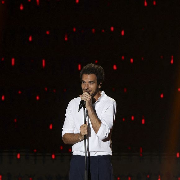 Pour rappel, il avait attaqué la ville d'Aubagne et une association 
Amir Haddad lors d'une cérémonie organisée par le Conseil des institutions juives de France (CRIF) en hommage aux victimes des attentats du Hamas du 7 octobre 2023 contre Israël, à l'occasion du premier anniversaire de l'événement, à Paris, le 7 octobre 2024. 

© Jack Tribeca / Bestimage