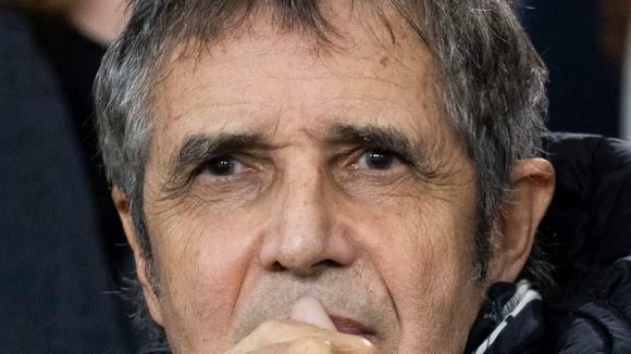 "Je me rends compte depuis qu'il est parti..." : Julien Clerc parle de son petit frère Gérard Leclerc, qui était très différent de lui