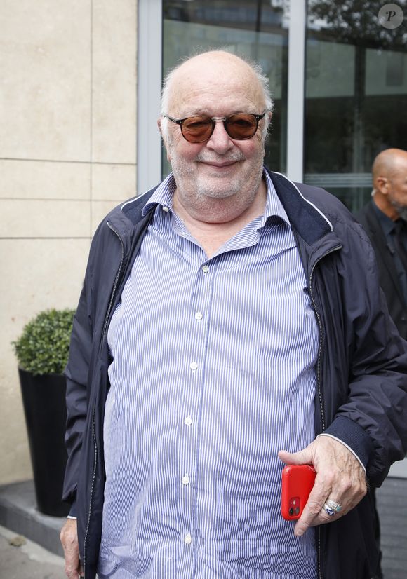 Exclusif - Bernard Mabille à la sortie des studios de RTL à Paris, France, le 28 août 2023.
Agence / Bestimage