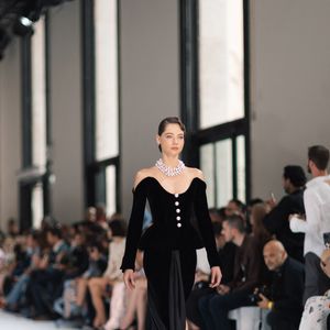 Défilé Tamara Ralph "Collection Haute Couture Printemps/Eté 2025" lors de la Fashion Week de Paris, le 7 juillet 2025.

© Da Silva / Perusseau / Bestimage