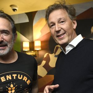 Jean Dujardin, Pierre Marcolini, chocolatier belge - J.Dujardin à la soirée de dégustation du whisky de seigle français "Aventure" (Bordeaux Distilling Co), dont il est partenaire, à Bruxelles, le 13 mars 2026. © Photonews / Bestimage