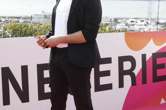 Marwan Berreni, Léa François au photocall de la série "Plus belle la vie" lors de la 5ème saison du festival International des Séries "Canneseries" à Cannes, France, le 2 avril 2022. © Denis Guignebourg/Bestimage