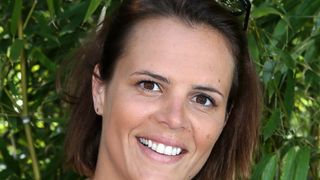 Maman de 3 enfants, dont une adolescente, Laure Manaudou vigilante sur un sujet  : "J'essaie de repousser au maximum..."