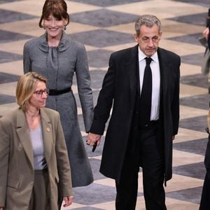 Carla Bruni et son mari Nicolas Sarkozy - Cérémonie de réouverture de la cathédrale Notre-Dame de Paris, le 7 décembre 2024. Joyau de l’art gothique, lieu de culte et de culture, symbole universel de la France et de son histoire, la cathédrale de Notre-Dame de Paris rouvre ses portes les 7 et 8 décembre, cinq ans après le terrible incendie qui l’avait ravagée le 15 avril 2019. 
© Dominique Jacovides / Bestimage