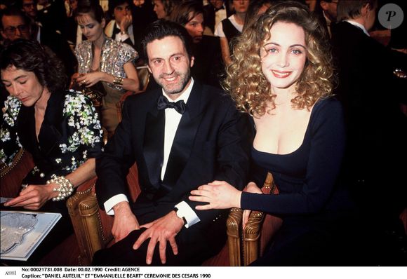 En couple dans les années 90, les deux acteurs ont donné naissance à une fille, Nelly Auteuil.

Archives - Daniel Auteuil et Emmanuelle Béart lors de la cérémonie des César en 1990. 

Photo : Agence / Bestimage