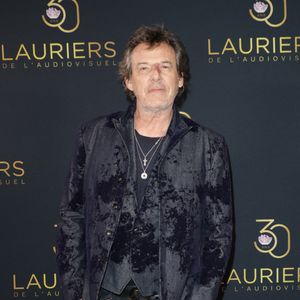 Jean-Luc Reichmann - Photocall de la 30ème cérémonie des Lauriers de l'audiovisuel au théâtre Marigny à Paris le 24 février 2025. © Coadic Guirec/Bestimage