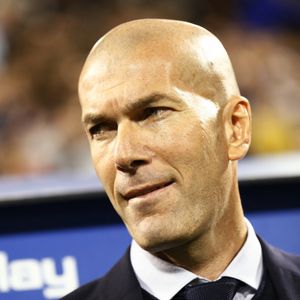 L’ex-entraîneur du Real Madrid savoure cette nouvelle phase de sa vie, centrée sur la famille, comme il l’a confié récemment à "Madame Figaro".

Zinedine Zidane lors du match de la Coupe du Roi "Real Zaragoza - Real Madrid" à Zaragoza.
Bestimage