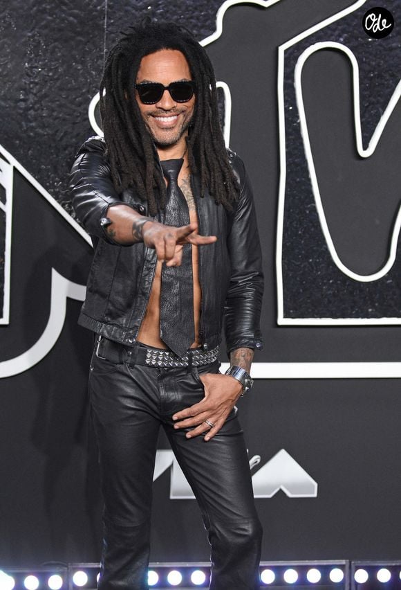 Pour maintenir cette silhouette, l'artiste suit une routine d'entraînement particulièrement rigoureuse.

Lenny Kravitz - Photocall des MTV Video Music Awards à New York, le 11 septembre 2024.

© Bestimage