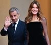 En cette période estivale, Carla Bruni a choisi de poser ses valises sur son île de cœur.

Nicolas Sarkozy et sa femme Carla Bruni (robe Ralph Lauren)  - Arrivées des personnalités au dîner d’État en l’honneur du président brésilien et de sa femme au palais présidentiel de l’Élysée à Paris 
© Christian Liewig / Bestimage