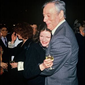 Archives - Yves Montand et sa fille adoptive Catherine Allégret. AGENCE / BESTIMAGE
