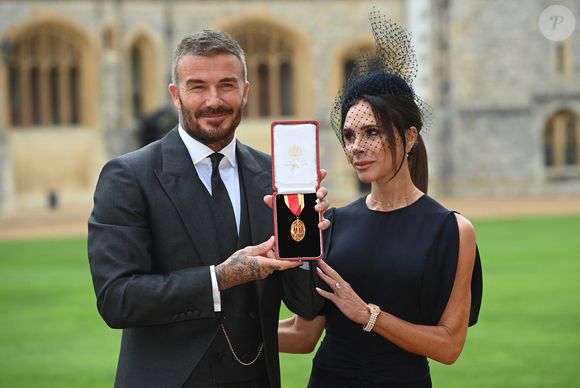David Beckham, avec son épouse Lady Victoria, est fait chevalier par le roi Charles au château de Windsor, Windsor, Berkshire, Royaume-Uni, le 4 novembre 2025. © Eddie Mulholland/WPA-Pool/Bestimage