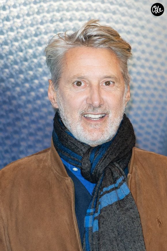 Antoine de Caunes lors de la première de la saison 3 de « Valide » au cinéma du Grand Rex à Paris, en France, le 3 novembre 2025. Photo : Aurore Marechal/ABACAPRESS.COM