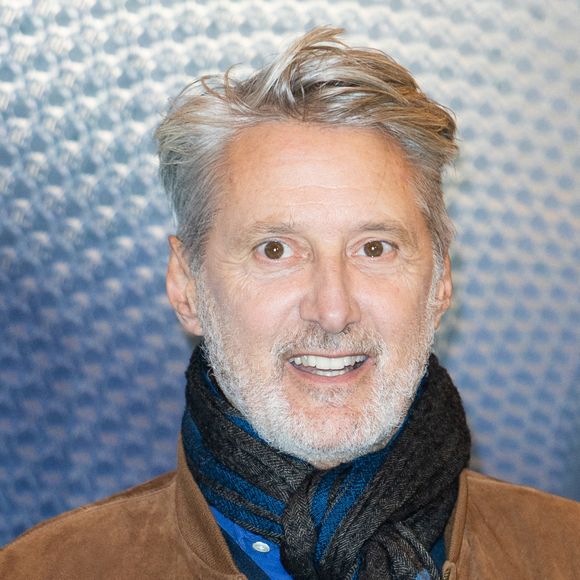Antoine de Caunes lors de la première de la saison 3 de « Valide » au cinéma du Grand Rex à Paris, en France, le 3 novembre 2025. Photo : Aurore Marechal/ABACAPRESS.COM