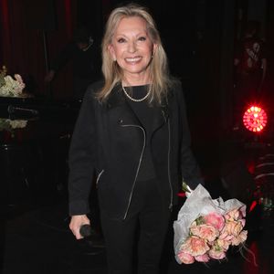 Exclusif - Véronique Sanson - Coulisses du XVème gala pour la Fondation Recherche Alzheimer à l'Olympia à Paris le 14 mars 2022. Sous la direction artistique de P. Souchon, des grands noms de la chanson française se mobilisent autour d'un concert sur le thème "2 générations chantent pour la 3ème". L'intégralité des bénéfices de cette soirée servira à financer la recherche sur la maladie d'Alzheimer. © Bertrand Rindoff/Bestimage