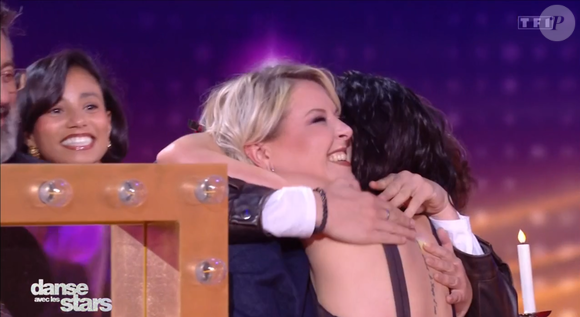 La répétitrice a été soutenue par plusieurs figures de la Star Academy, comme Marlène Schaff, Papi ou encore Ambre.

Lucie Bernardoni dans Danse avec les stars - capture d'écran TF1