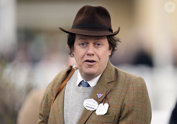 Tom Parker-Bowles dans l'anneau de parade le deuxième jour du Cheltenham Festival 2025 à l'hippodrome de Cheltenham.  12 mars 2025. Photo by Andrew Matthews/PA Wire/ABACAPRESS.COM
