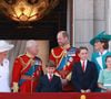 Les voir assorties en bleu aqua, rompant ainsi une tradition bien ancrée, n'a laissé personne insensible. 

Camilla Parker Bowles, reine consort d'Angleterre, Le roi Charles III d'Angleterre, Le prince Louis de Galles, Le prince George de Galles, Le prince William, prince de Galles, Catherine (Kate) Middleton, princesse de Galles, La princesse Charlotte de Galles - Les membres de la famille royale britannique au balcon de Buckingham Palace lors de la cérémonie Trooping the Colour à Londres, le 14 juin 2025. Affecté par le crash du Boeing 787 Dreamliner à Ahmedabad du 12 juin, le souverain et les officiels porteront un brassard noir en hommage aux plus de 270 victimes. Bon nombre d'elles étaient des ressortissants britanniques.
© Mirrorpix / Bestimage