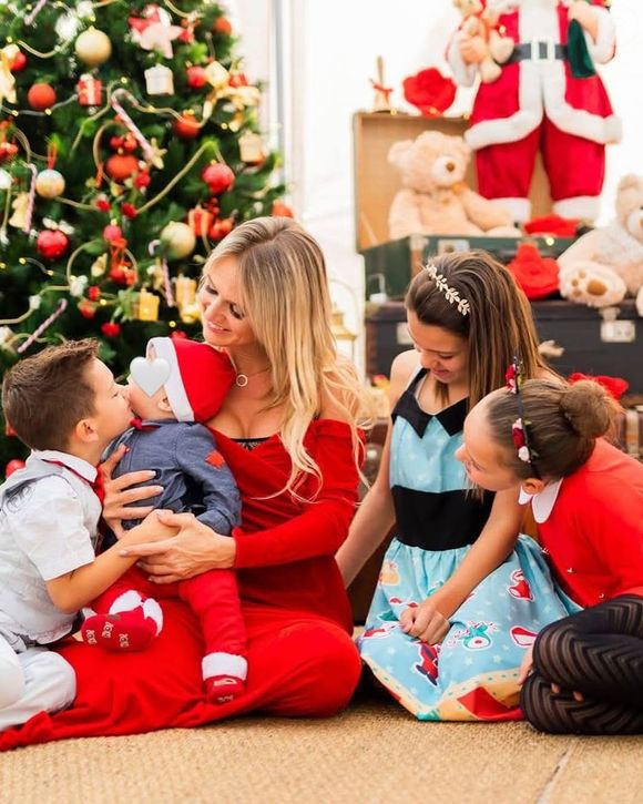 En parallèle, elle a décidé de vendre la maison familiale pour tourner la page.

Ambre Dol, révélée par l'émission de TF1 "Familles nombreuses : la vie en XXL", partage son quotidien sur son compte Instagram.

Capture d'écran du compte Instagram d'Ambre Dol @Ambrefamily