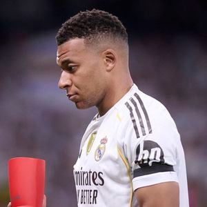 Kylian Mbappé ne se laisse pas faire quand on l'attaque.

Kylian Mbappé, joueur du Real Madrid CF, célèbre un but lors d'un match de La Liga. 1er novembre 2025. © ALTERPHOTOS/PSnewZ/Bestimage