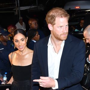 KINGSTON, JAMAÏQUE - Le prince Harry et son épouse Meghan Markle ont fait une apparition surprise à la première mondiale de Bob Marley : One Love, mardi 23 janvier 2024, en Jamaïque. (Backgrid UK/ Bestimage)