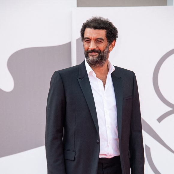 Ramzy Bedia lors de la Red Carpet de la première de la série "D'argent et de sang" lors du 80ème festival international du film de Venise, La Mostra le 31 août 2023. © SGP / Bestimage