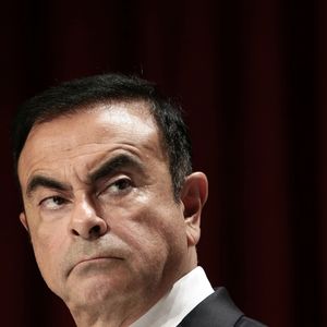 Info - Rachida Dati et Carlos Ghosn visés par un procès pour corruption, à la demande du parquet national financier - Carlos Ghosn et Emmanuel Macron lors d'une conférence de presse pour l'inauguration d'une chaine de production sur le site de Renault Sandouville le 30 septembre 2014.

© Stéphane Lemouton / Bestimage