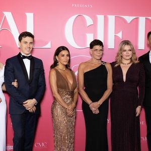 Notamment la princesse Stéphanie de Monaco, son fils Louis Ducruet et son épouse Marie, Camille Gottlieb, Alexandre Grimaldi, ainsi qu' Eva Longoria, présidente d’honneur du gala...

Marie Ducruet, Louis Ducruet, Eva Longoria, S.A.S. la Princesse Stéphanie de Monaco, Camille Gottlieb et Alexandre Grimaldi assistent au premier Gala Global Gift sponsorisé par « APM Monaco » et organisé à Monaco, dans la Salle Empire de l'Hôtel de Paris © Olivier Huitel/Pool/Bestimage