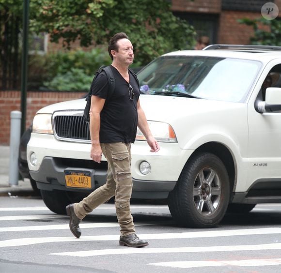 Julian Lennon marchant seul à Soho, New York City, NY, USA le 11 octobre 2017. Photo par Adam Nemser/Startraks/ABACAPRESS.COM