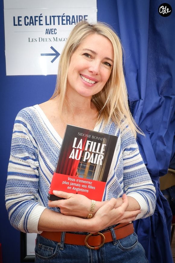 Sidonie Bonnec lors de la 3ème édition du salon du livre à Saint-Germain-des-Prés "Des pages avant la plage" à Paris le 6 juin 2026. © Jack Tribeca / Bestimage