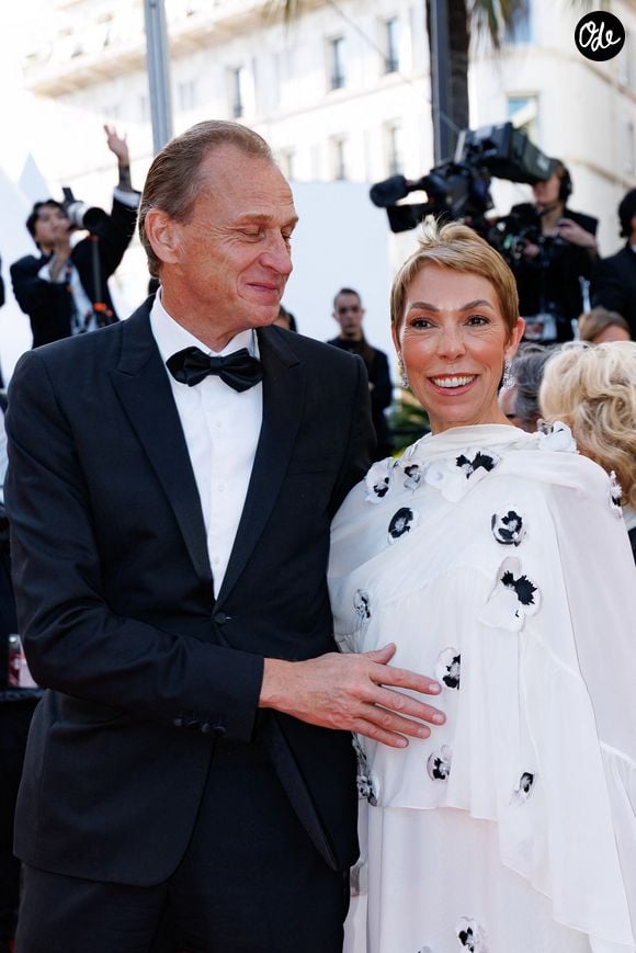 Mathilde Favier se trouvait en compagnie de son partenaire Nicolas Altmayer.

Nicolas Altmayer, Mathilde Favier - Montée des marches du film « Amarga Navidad » lors du 79ème Festival International du Film de Cannes, le 19 mai 2026. © Jacovides-Moreau / Bestimage