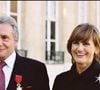 Le chanteur de “La maladie d’amour” y confie que c'est sa femme qui l'a convaincu de reprendre la musique plutôt que de se contenter du théâtre

Michel Sardou et sa femme Anne Marie Périer @RINDOFF-MARTINEZ / BESTIMAGE