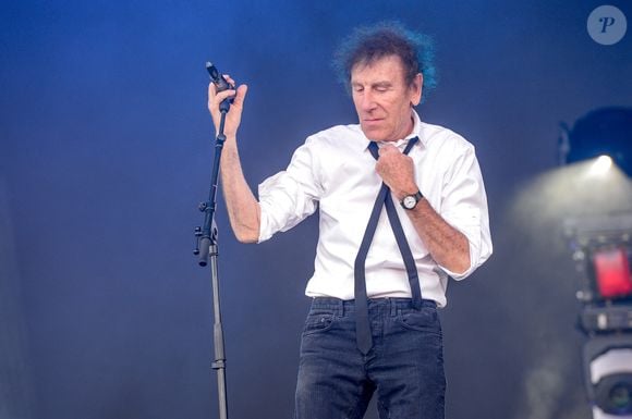Alain Souchon en concert au Festival Les Vieilles Charrues, à Carhaix, France, le 16 juillet 2016. Photo Julien Reynaud/APS-Medias/ABACAPRESS.COM