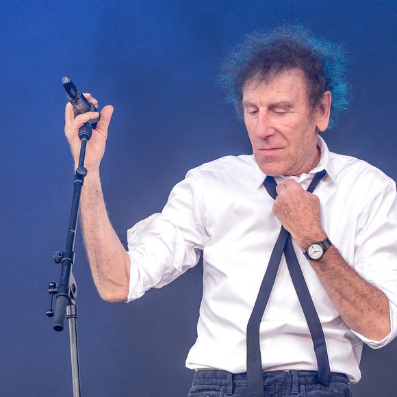 Alain Souchon en concert au Festival Les Vieilles Charrues, à Carhaix, France, le 16 juillet 2016. Photo Julien Reynaud/APS-Medias/ABACAPRESS.COM