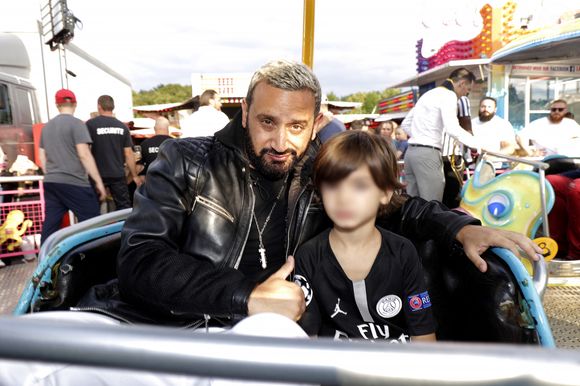 Cyril Hanouna avec son fils Lino - Cyril Hanouna parraine et inaugure la foire Saint-Pierre de Beauvais le 22 juin 2019. © Cédric Perrin/Bestimage