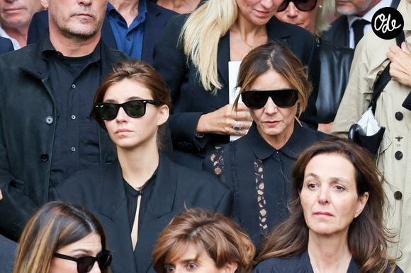 Quelques jours auparavant, elle avait assisté aux funérailles de Mathilde Favier, figure des relations publiques de Dior décédée tragiquement à 57 ans.

Clotilde Courau et sa fille Vittoria de Savoie étaient présentes en l'église Saint-Sulpice à Paris le 31 août 2026 pour rendre hommage à Mathilde Favier.

© Dominique Jacovides-Cyril Moreau/Bestimage