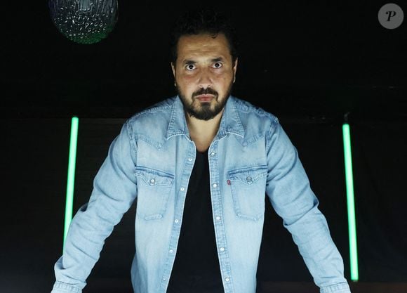 Deux séjours aux urgences et cela ne va toujours pas mieux. L'aventurier de "Koh-Lanta" ne se sent pas bien depuis mercredi dernier. Moundir Zoughari participe à la Poker Society Party à Paris, France. Photo par Jerome Domine/ABACAPRESS.COM