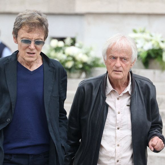 Dave et Patrick Loiseau aux obsèques de Françoise Hardy au crématorium du cimetière du Père-Lachaise à Paris, le 20 juin 2024. 

Photo : Jerome Domine / Abaca