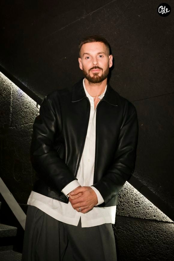 Exclusif - Matt Pokora en backstage de l’enregistrement de l'émission "La fête de la chanson française - 20 ans d'émotions" à Paris, le 9 décembre 2025. 

© Jack Tribeca/Bestimage