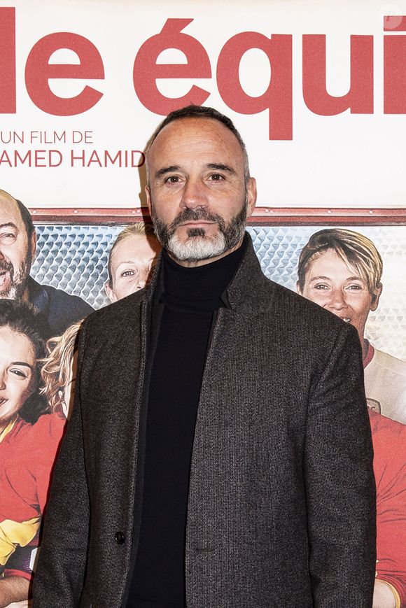 “J’en suis à prendre des anti-inflammatoires si je dois passer une journée où je sais que je vais un peu marcher”, ajoute-t-il

Éric Di Meco - Avant-première du film "Une belle équipe" à Paris le 3 décembre 2019. © Jack Tribeca/Bestimage