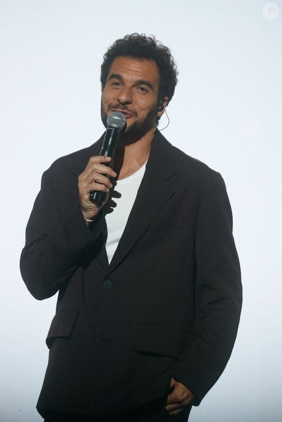 Amir Haddad - Enregistrement de l'émission "Les disques d'or de l'année" au Dôme de Paris, présentée par E.Gossuin et diffusée le 24 décembre à 21h10 sur M6
© Christophe Clovis / Bestimage