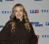 Fragilisée dès le début par une lésion aux adducteurs, l’ancienne candidate de la Star Academy avait dû adapter ses chorégraphies pour rester dans la course. 

Emma Broyon - Photocall de lancement de la saison 2026 de "Danse avec les stars" (DALS) au siège de TF1 à Boulogne-Billancourt le 18 décembre 2025. © Coadic Guirec/Bestimage