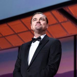 Mais dernièrement, le célèbre acteur a été interpellé et fouillé par des policiers de l'île alors qu'il souhaitait se rendre à une prestigieuse soirée.

Leonardo DiCaprio - Les célébrités lors de la cérémonie d'ouverture du 78ème Festival International du Film de Cannes, le 13 mai 2025. © Borde / Jacovides  / Moreau / Bestimage
