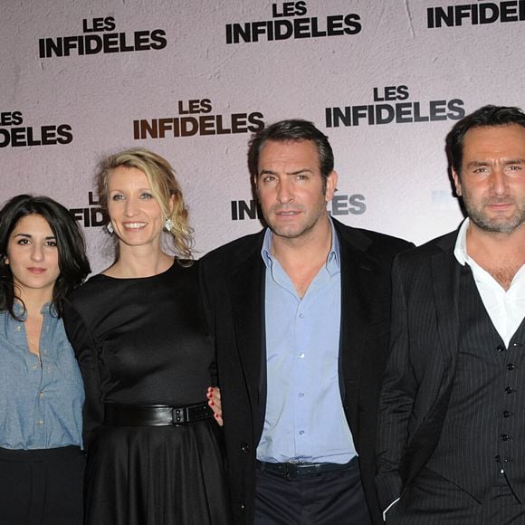 Sandrine Kiberlain, Geraldine Nakache, Alexandra Lamy, Jean-Dujardin, Gilles Lellouche et Mathilda May assistant à la première de 'Les Infidèles' à l'UGC Normandie sur les Champs-Elysées à Paris, France le 14 février 2012. Photo Giancarlo Gorassini/ABACAPRESS.COM