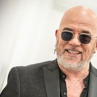Pascal Obispo ouvre les portes de son refuge au Cap Ferret : Loin de Paris, pourquoi il a quitté la capitale