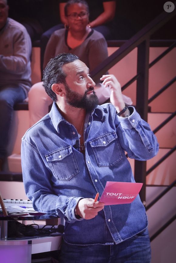 Exclusif - Cyril Hanouna, sur le plateau de TBT9 (Tout beau tout n9uf) présenté par C.Hanouna, et diffusé en direct sur W9, Paris, France, le 06 janvier 2026. © Jack Tribeca / Bestimage