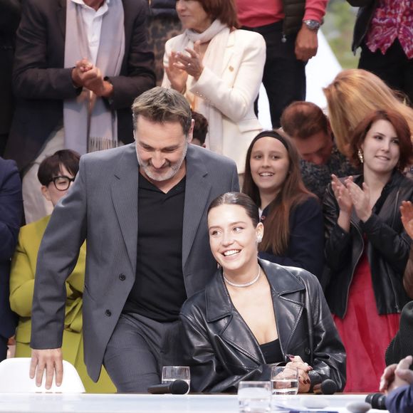 Exclusif -  Léa Drucker, Gilles Lellouche, Adèle Exarchopoulos, sur le plateau de l'émission "C à vous" lors du 78ème Festival International du Film de Cannes, France, le 16 mai 2025. © Jack Tribeca/Bestimage