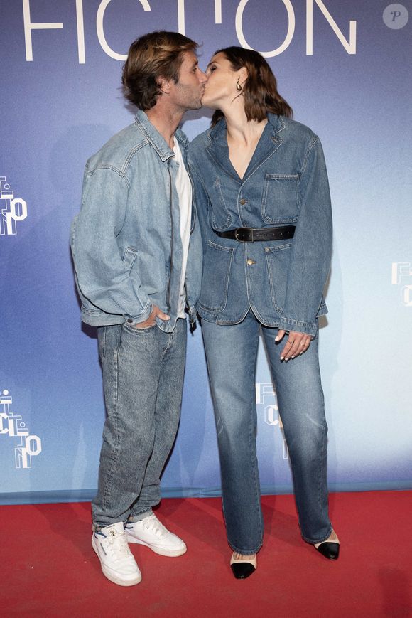 Camille Lou et son fiancé Romain Laulhe assistent au photocall de Cats Eyes lors du 26ème Festival de la Fiction de La Rochelle, le 12 septembre 2024 à La Rochelle, France. Photo by David NIVIERE/ABACAPRESS.COM